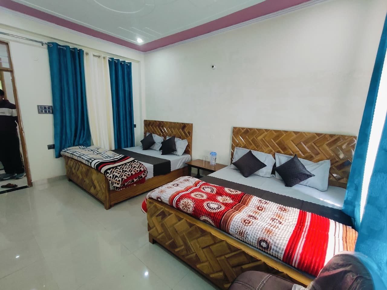 7 Bed Room